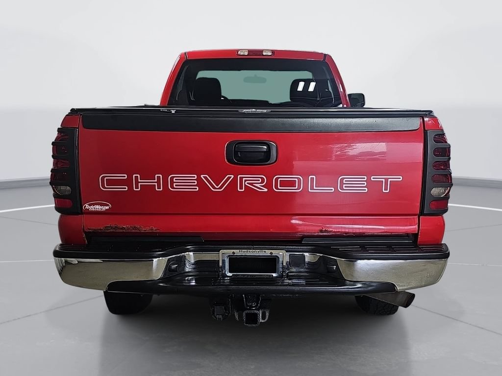 Used 2004 Chevrolet Silverado 2500 W/T w/ Snow Plow Prep Package AWD/4WD image 5