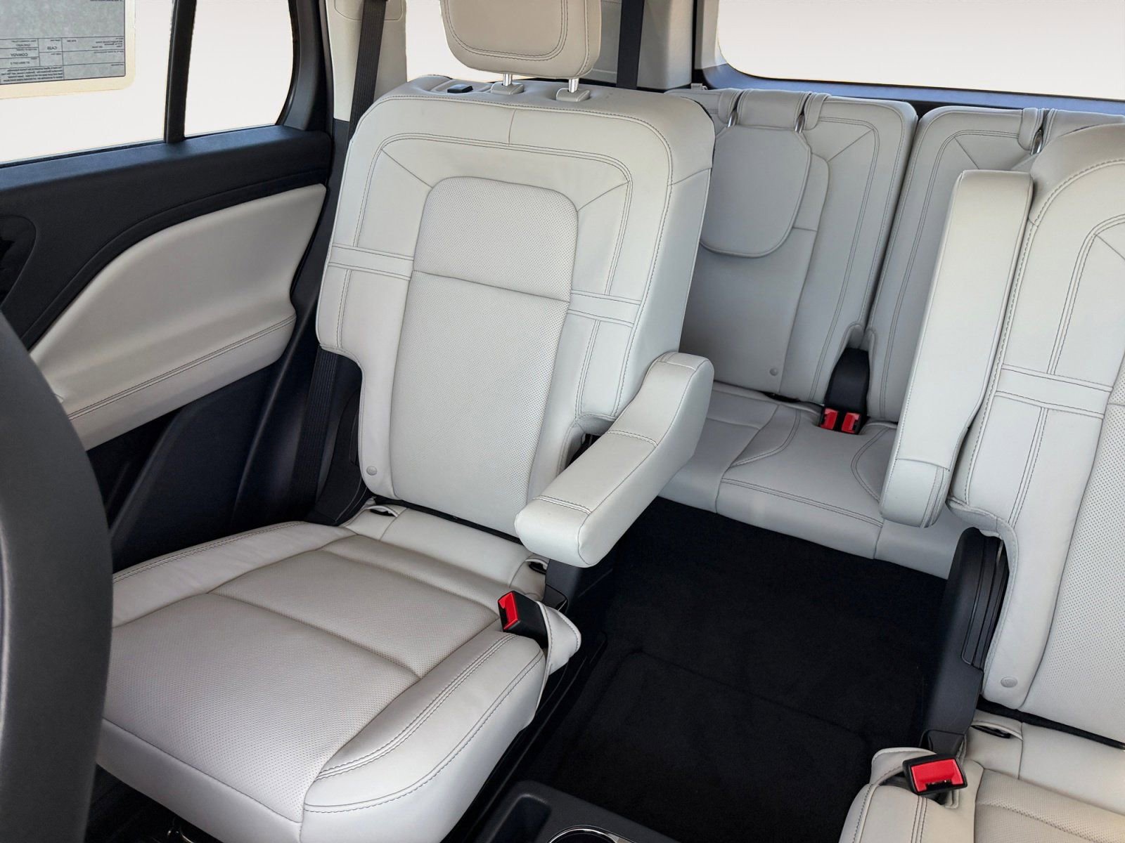 New 2026 Lincoln Aviator Reserve AWD/4WD image 13