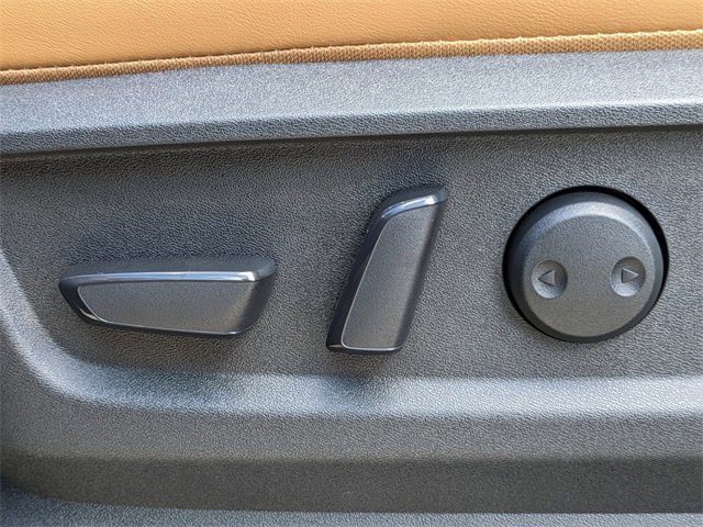 New 2026 Nissan Armada SL w/ Captain's Chari Seat Package image 24