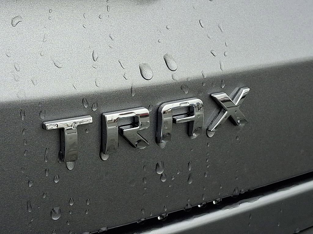 New 2026 Chevrolet Trax LT w/ LT Convenience Package FWD image 16