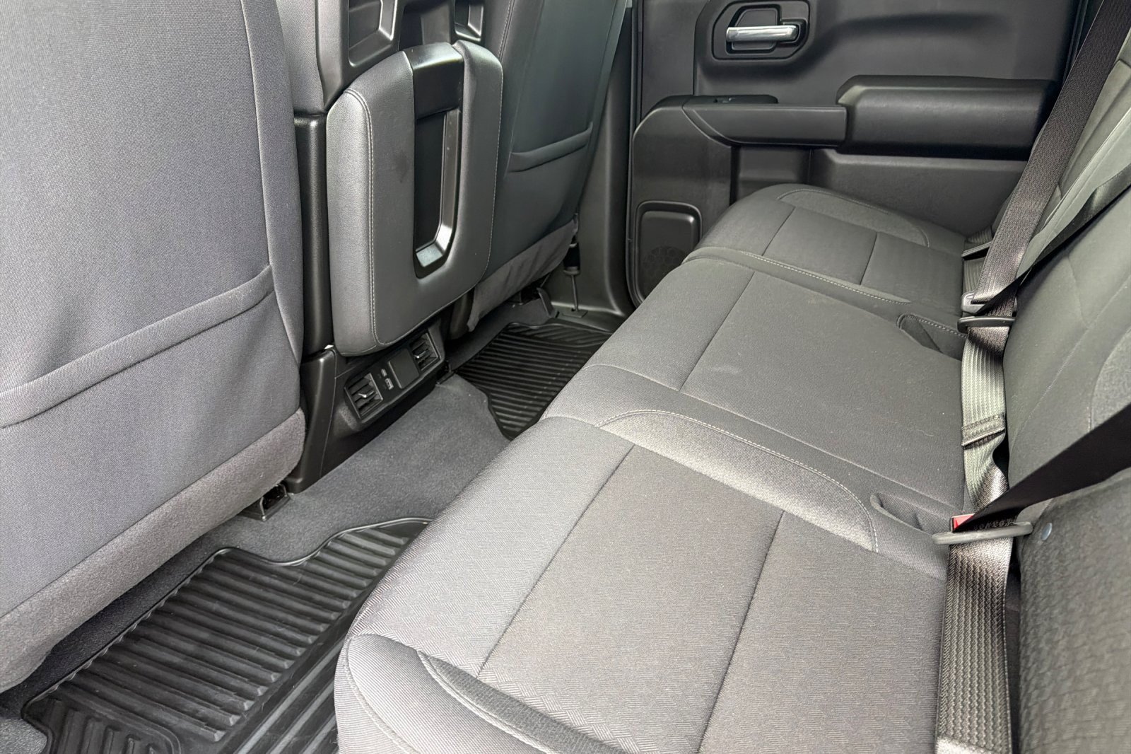 Used 2024 Chevrolet Silverado 1500 Custom Trail Boss w/ LPO, Dark Essentials Package AWD/4WD image 9