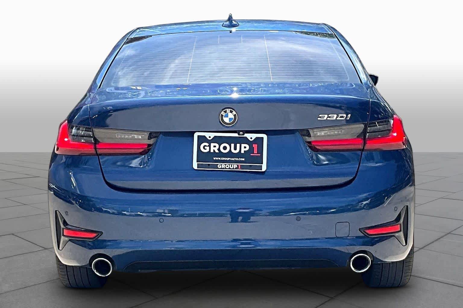 Used 2022 BMW 330i Sedan w/ Premium Package 2 RWD image 4