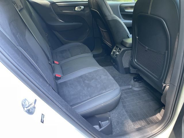 Certified 2023 Volvo C40 P8 Recharge Ultimate w/ Protection Package Premier AWD/4WD image 20
