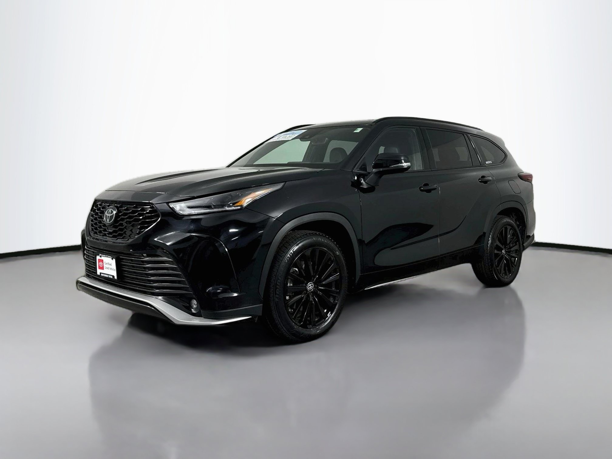 Certified 2025 Toyota Highlander XSE AWD/4WD image 3