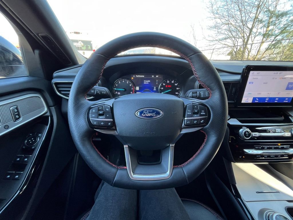 Certified 2023 Ford Explorer ST-Line w/ Class IV Trailer Tow Package AWD/4WD image 11