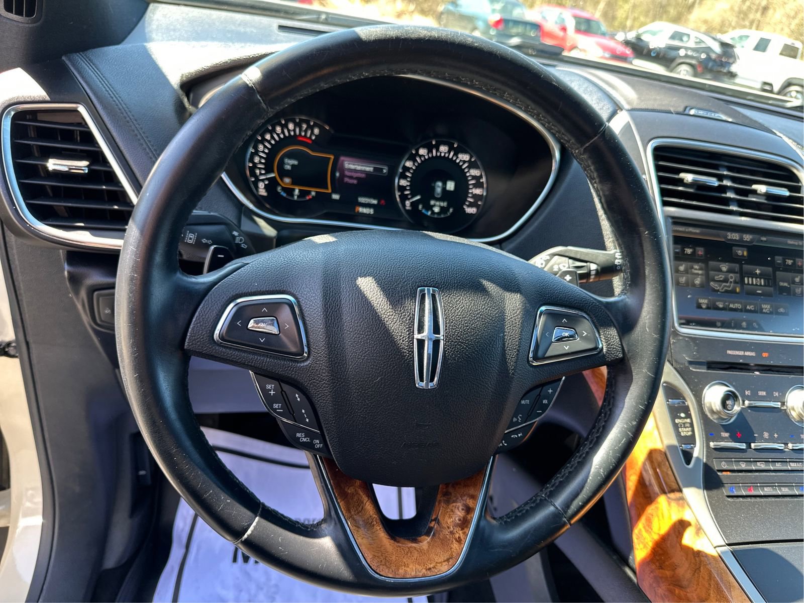 Used 2016 Lincoln MKX Reserve w/ Technology Package AWD/4WD image 19