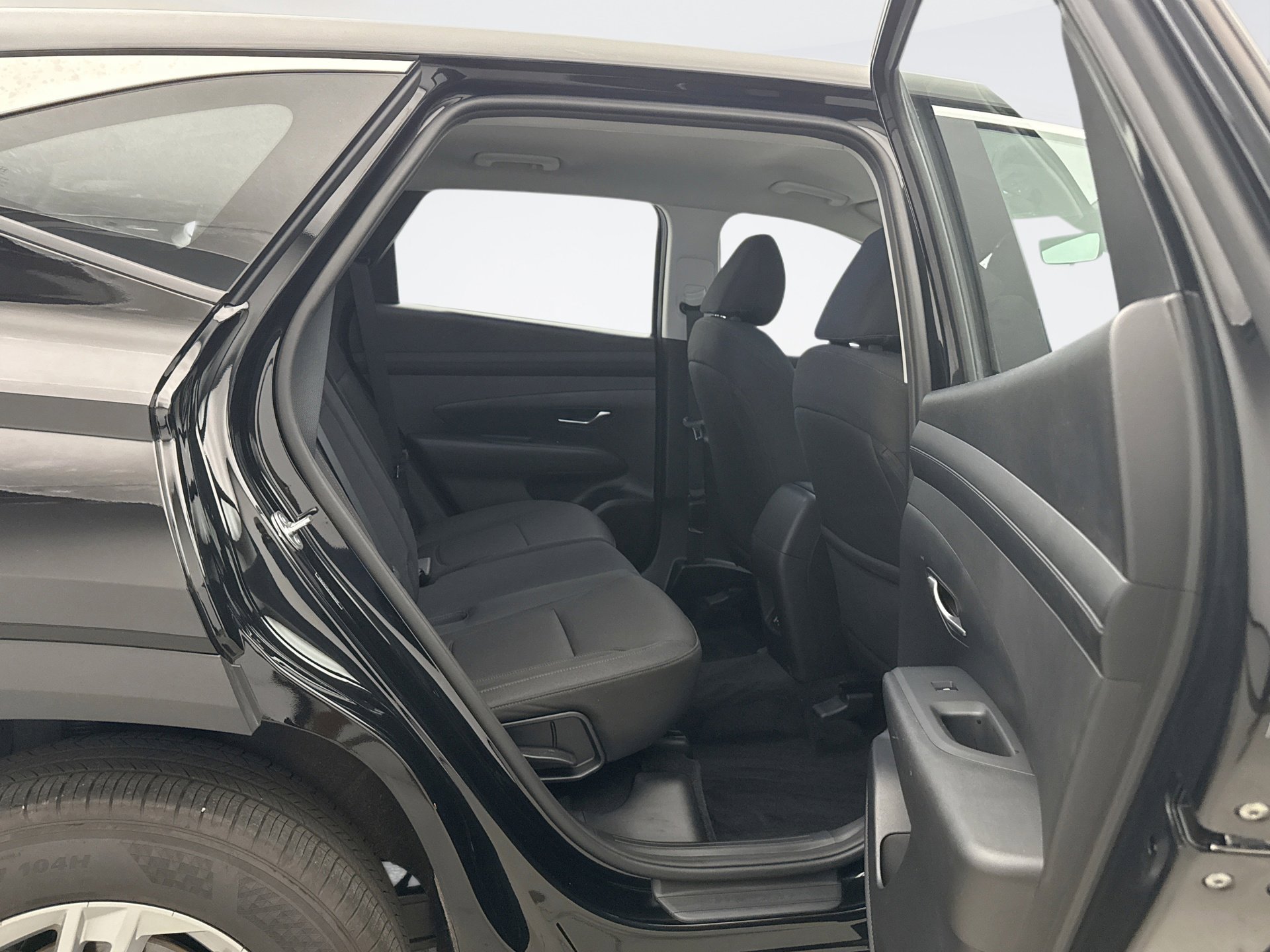 Used 2025 Hyundai Tucson SE image 17