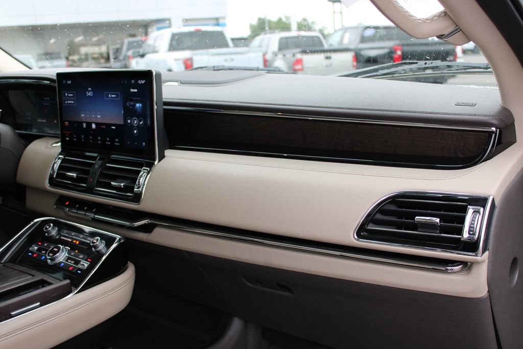 Used 2023 Lincoln Navigator Reserve RWD image 33