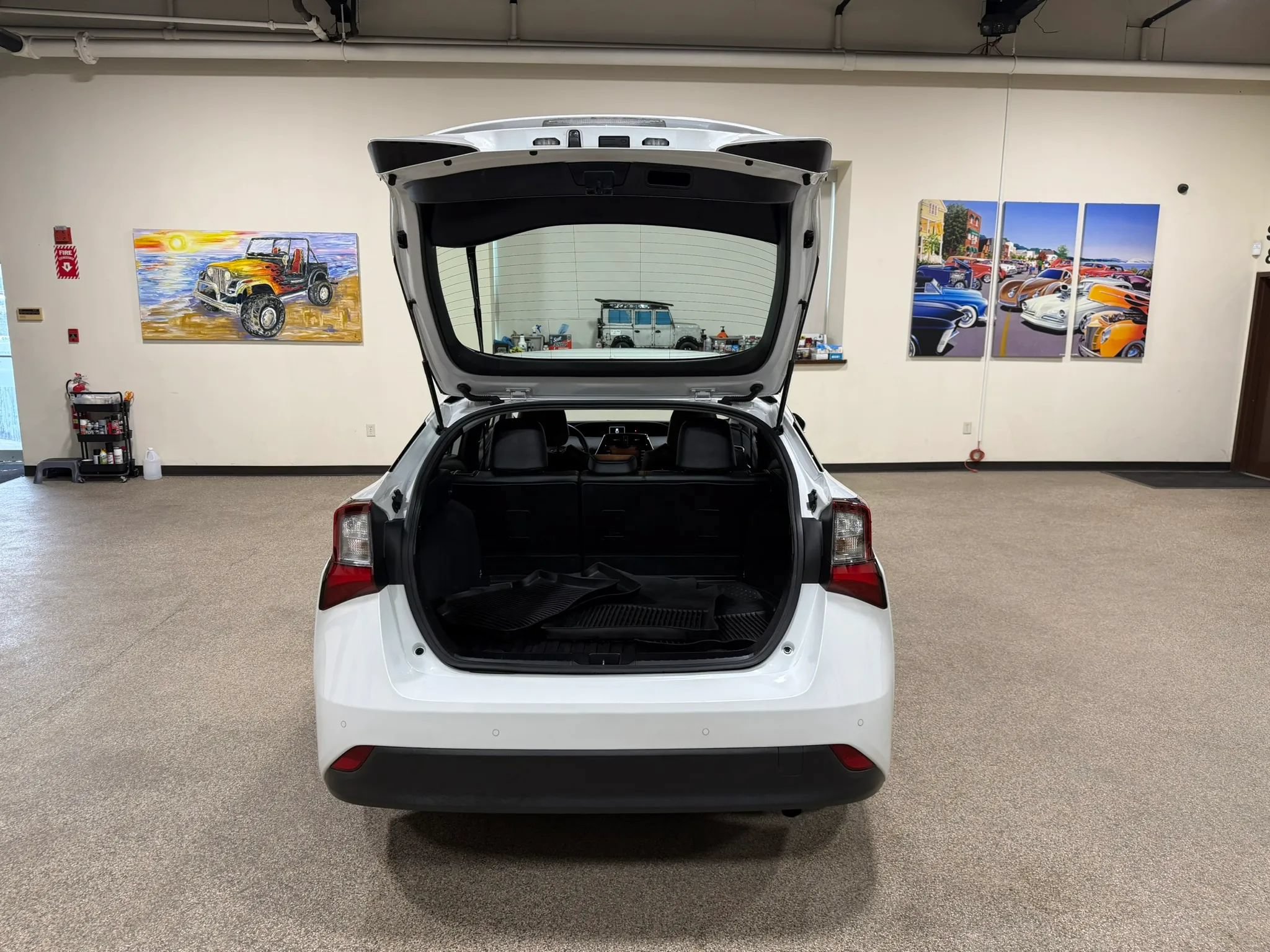 Used 2022 Toyota Prius XLE AWD/4WD image 22