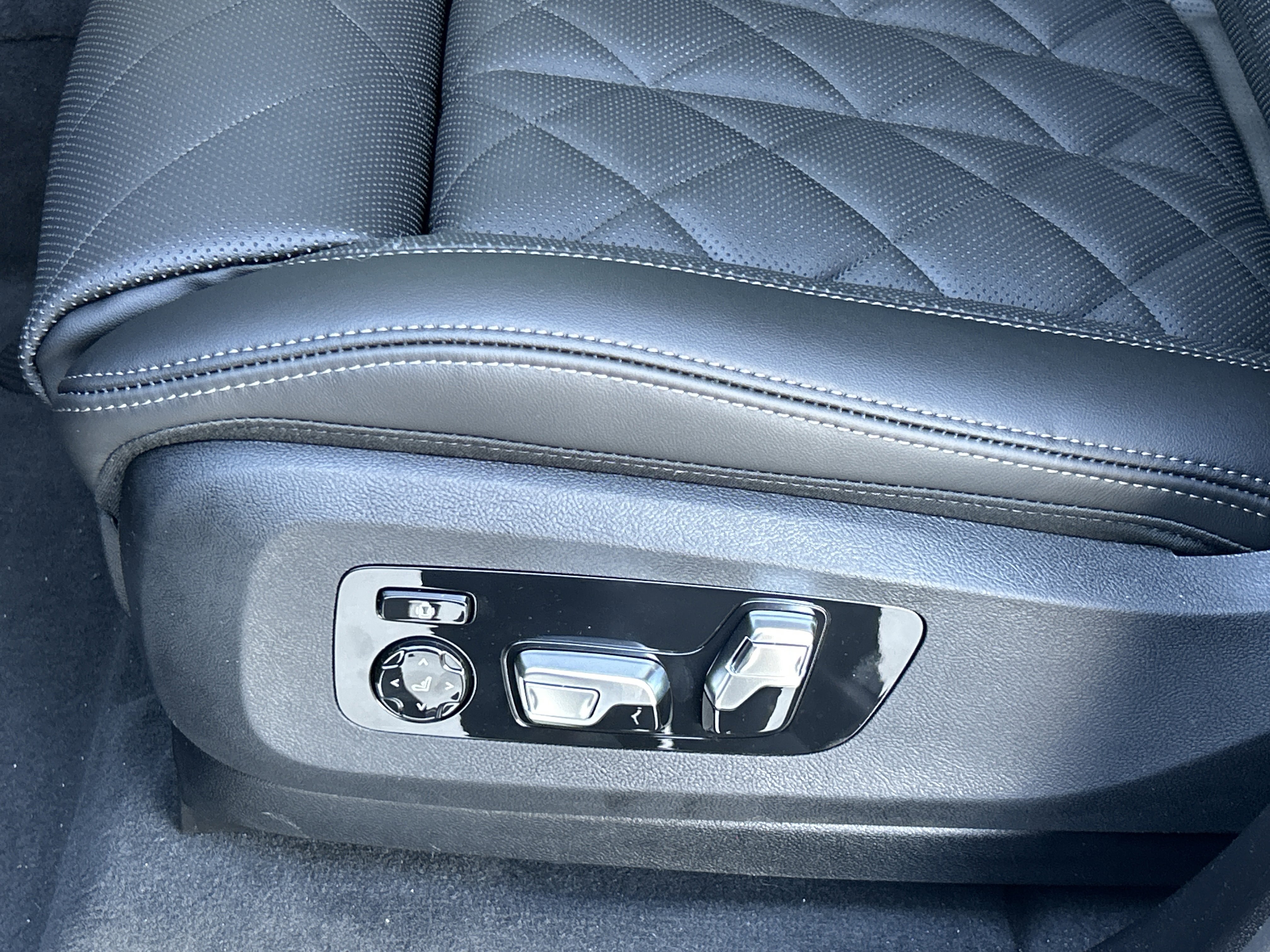 New 2026 BMW X5 xDrive40i w/ M Sport Package image 26