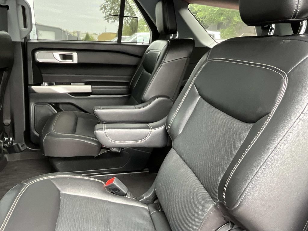 Certified 2023 Ford Explorer Limited w/ Equipment Group 301A RWD image 23