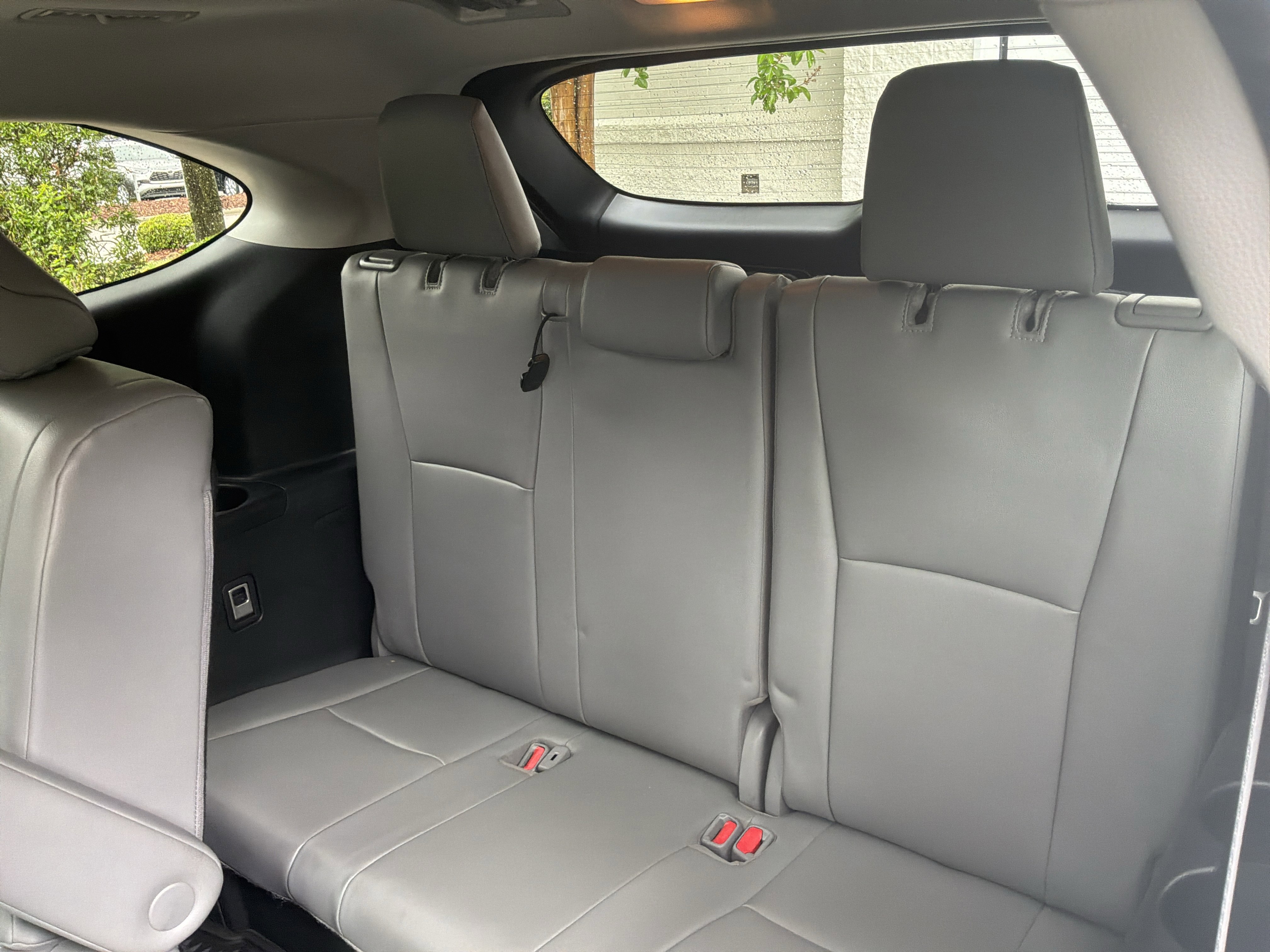 Used 2022 Toyota Highlander XLE FWD image 32