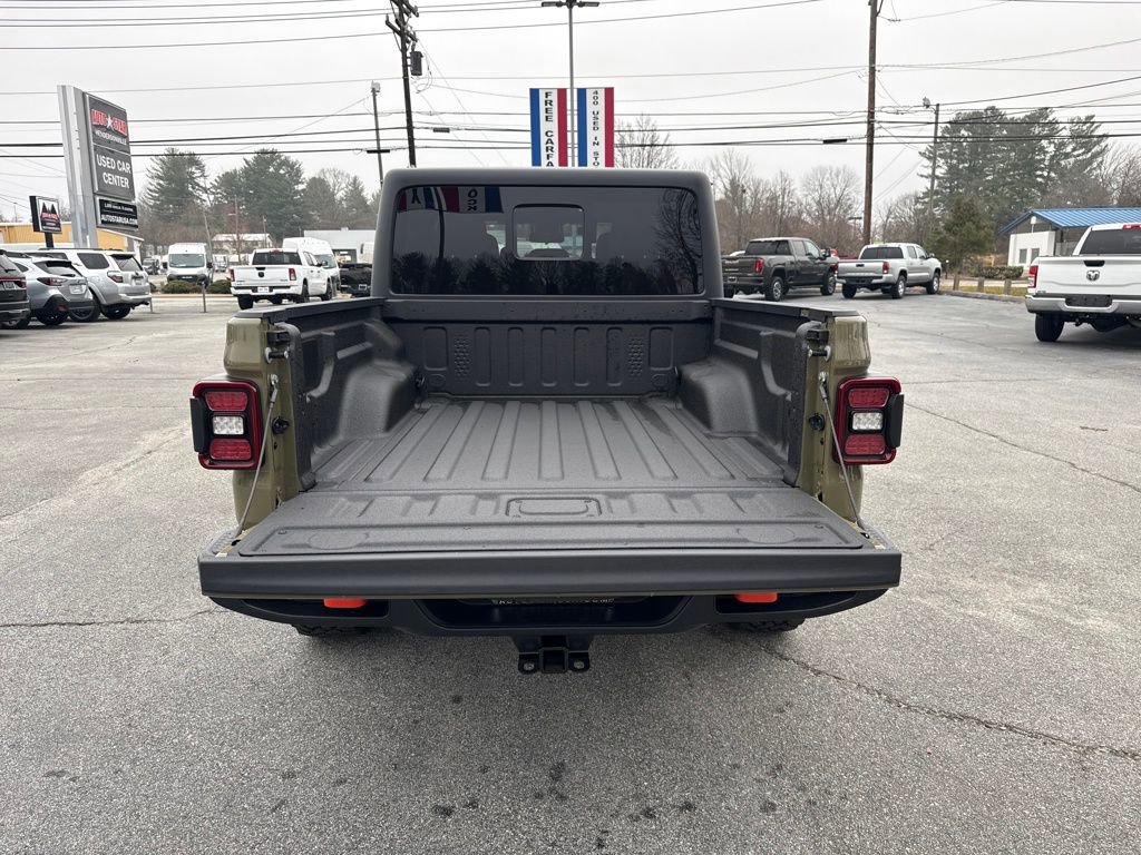 Used 2025 Jeep Gladiator Mojave w/ Convenience Group image 25