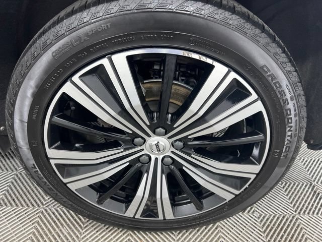 Used 2023 Volvo XC60 B5 Plus AWD/4WD image 10
