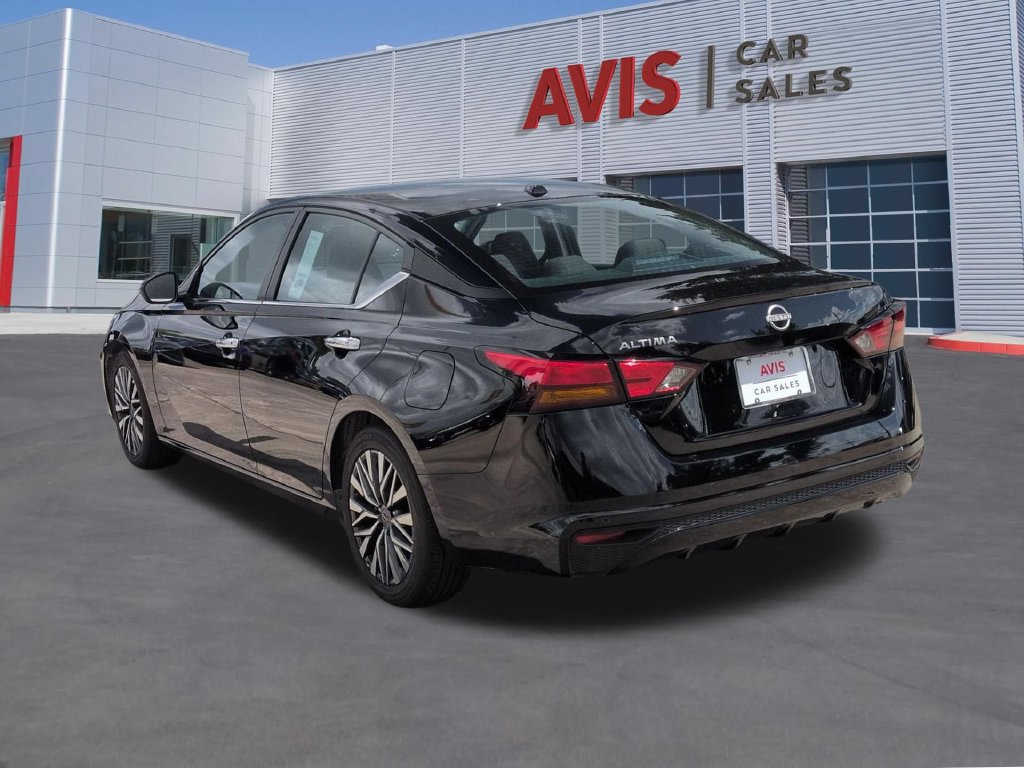 Used 2025 Nissan Altima 2.5 SV FWD image 9