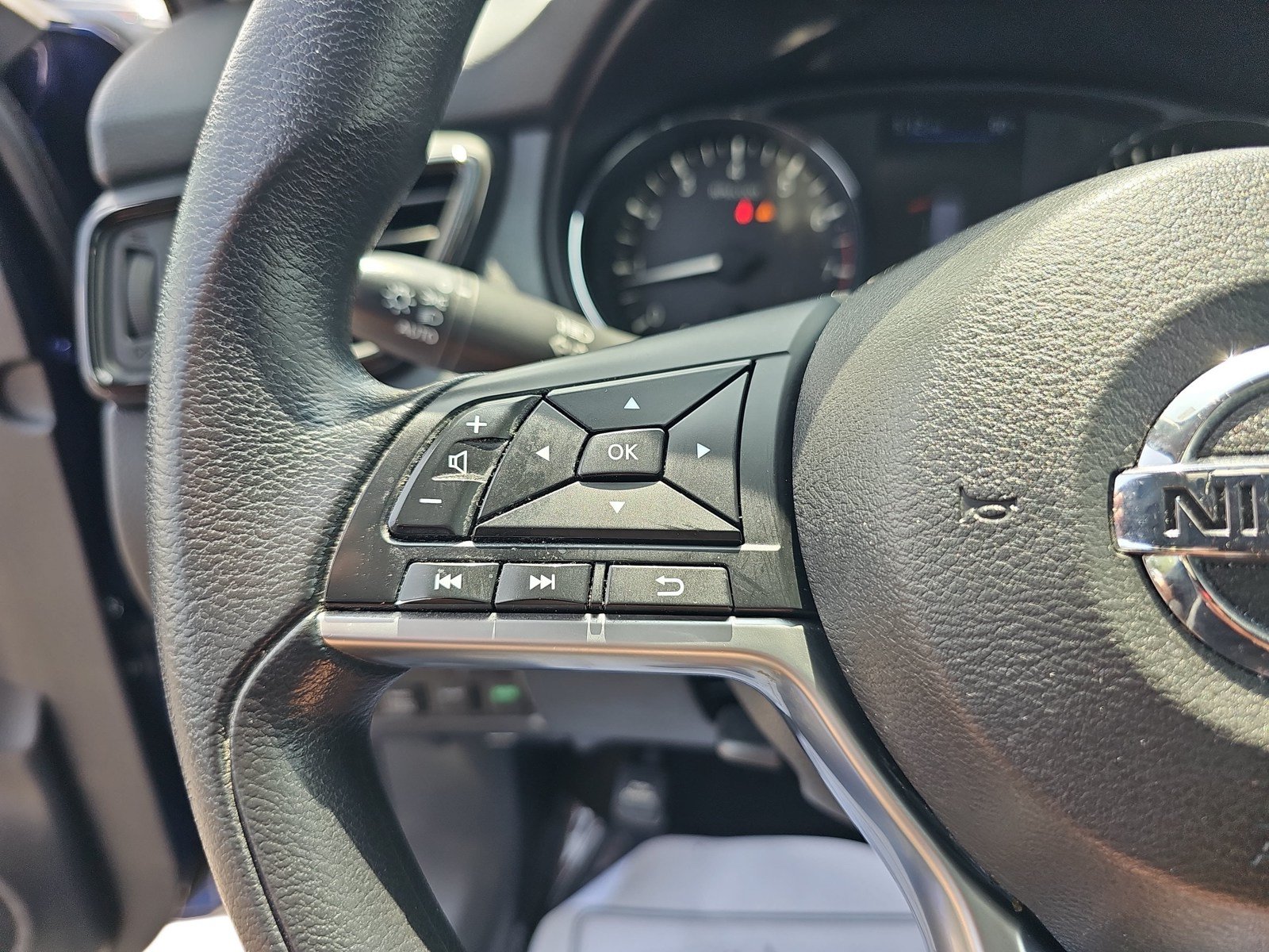 Used 2020 Nissan Rogue S AWD/4WD image 14