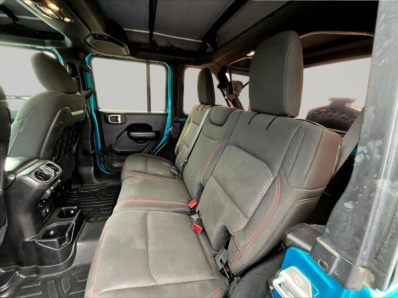 Used 2020 Jeep Wrangler Unlimited Rubicon w/ Cold Weather Group AWD/4WD image 22