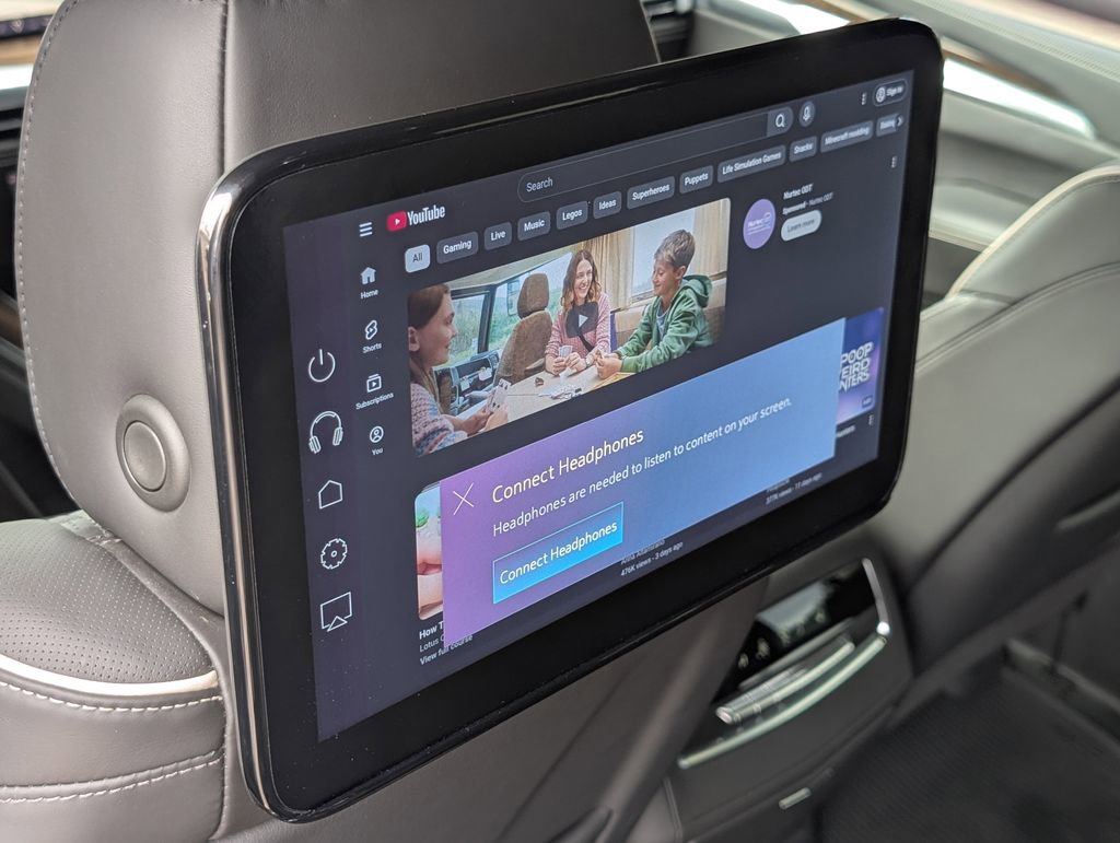 Used 2025 Cadillac Escalade Sport Platinum w/ LPO, Floor Liner Package image 20