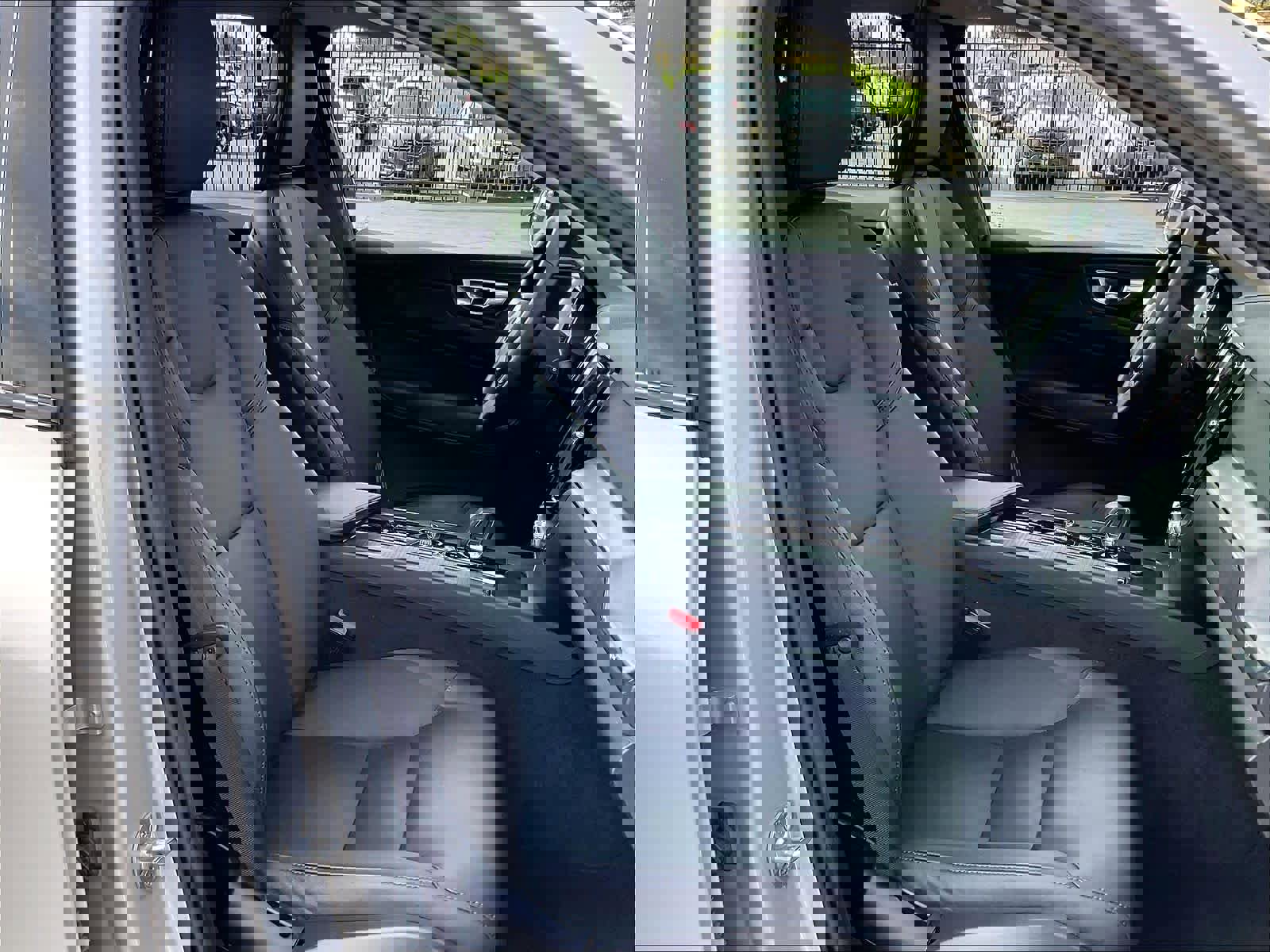 Used 2025 Volvo XC60 B5 Core image 10