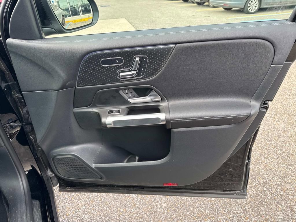 Used 2024 Mercedes-Benz GLB 250 image 13