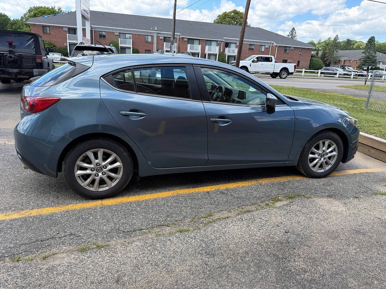 Used 2016 MAZDA MAZDA3 i Touring FWD image 12