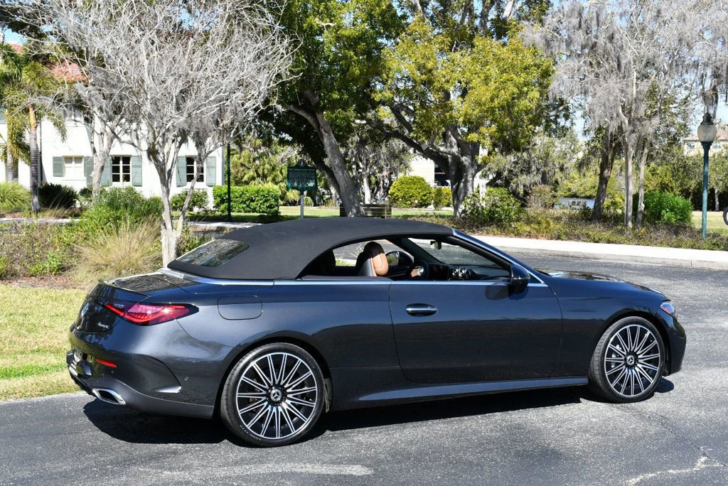 Used 2024 Mercedes-Benz CLE 450 4MATIC Cabriolet image 39