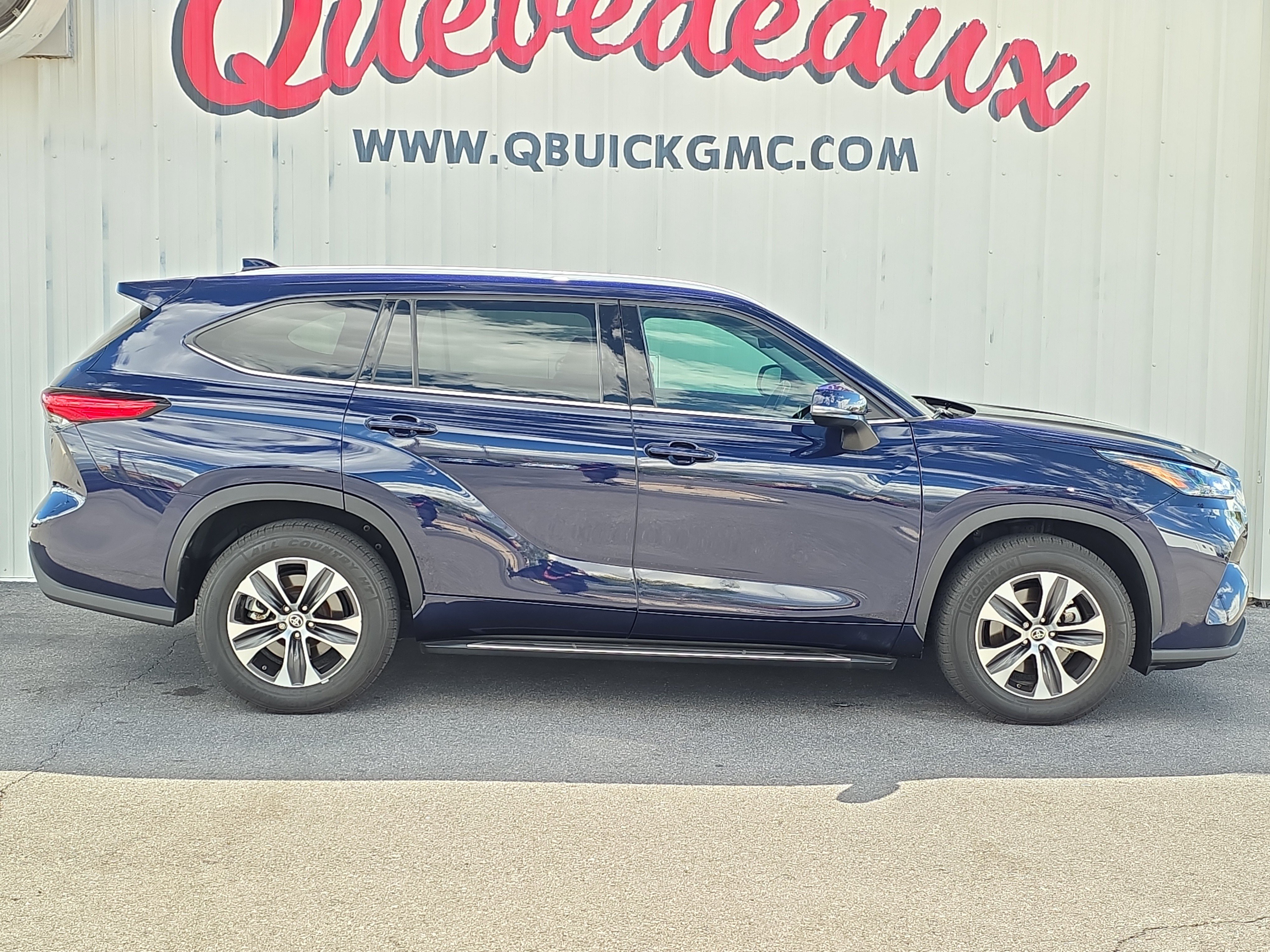 Used 2022 Toyota Highlander XLE FWD image 8