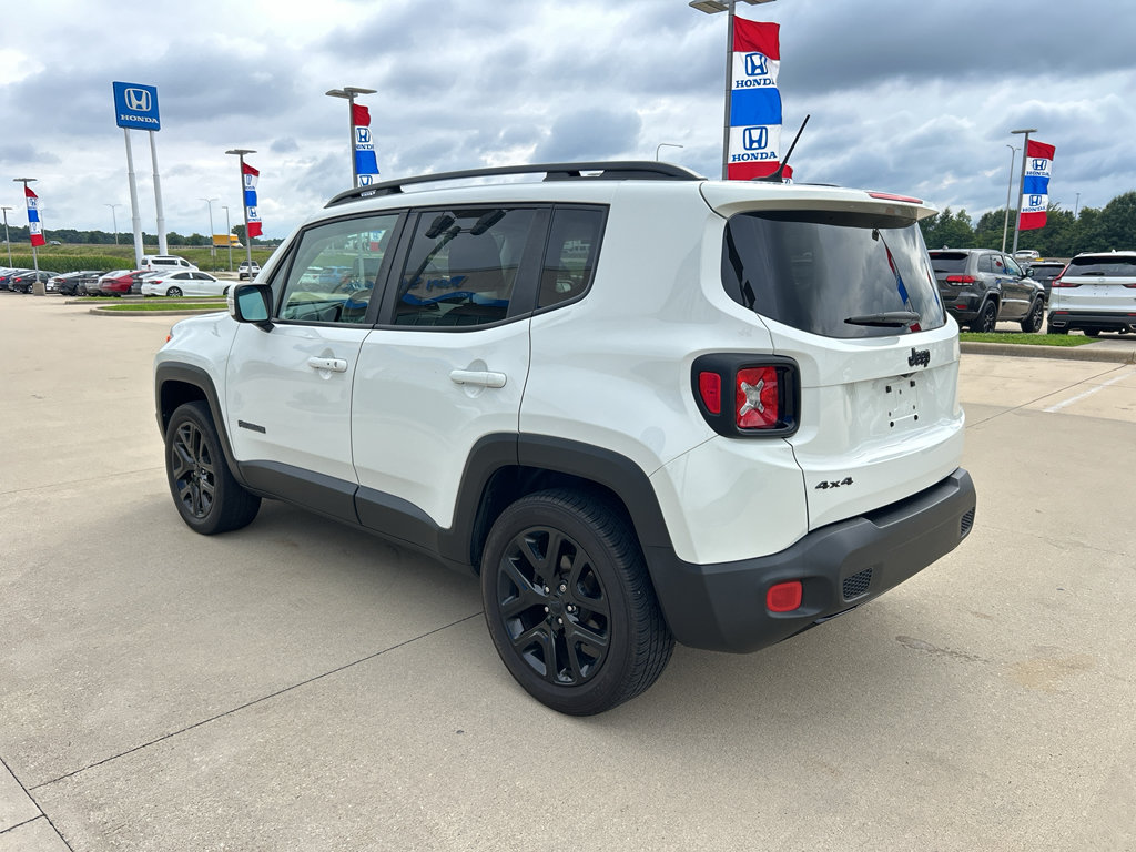 Used 2017 Jeep Renegade Altitude AWD/4WD image 7