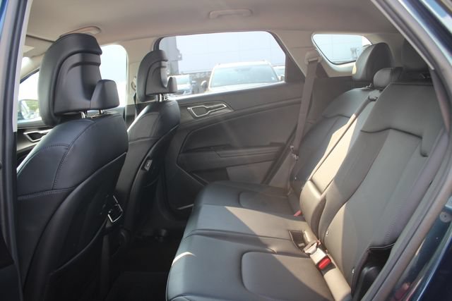 Used 2023 Kia Sportage EX AWD/4WD image 25