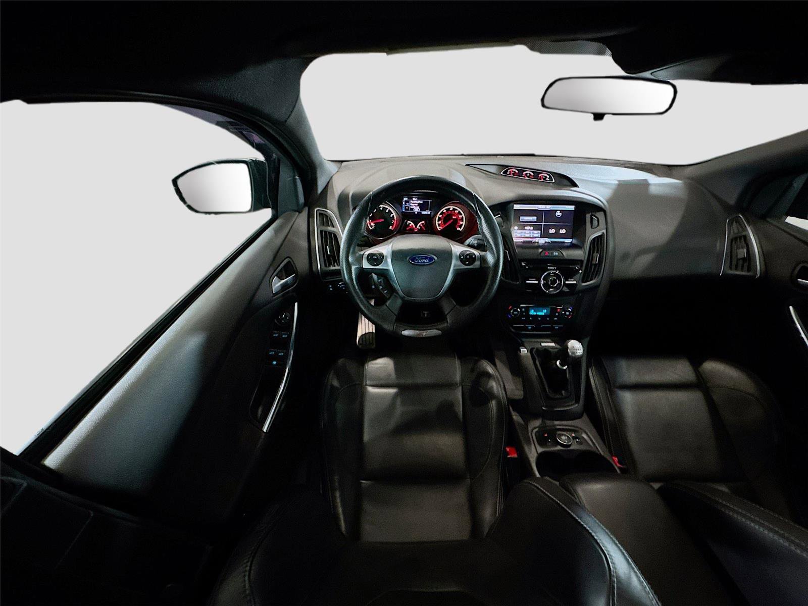 Used 2014 Ford Focus ST w/ Equipment Group 202A FWD image 3