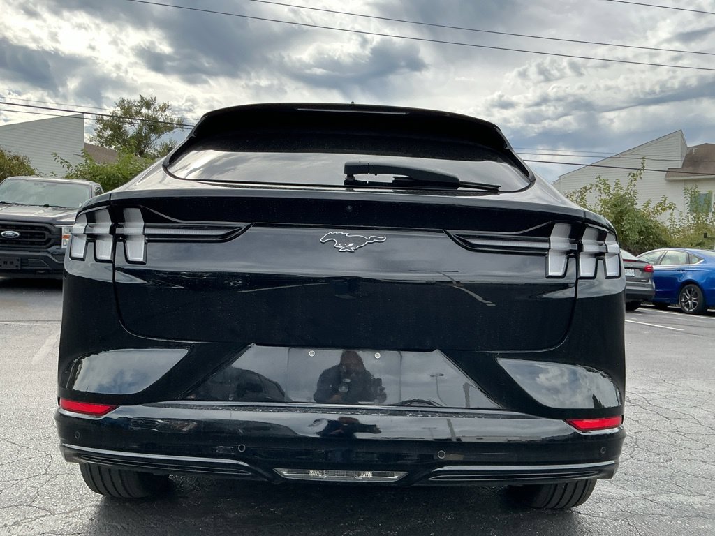 Used 2022 Ford Mustang Mach-E Premium AWD/4WD image 9