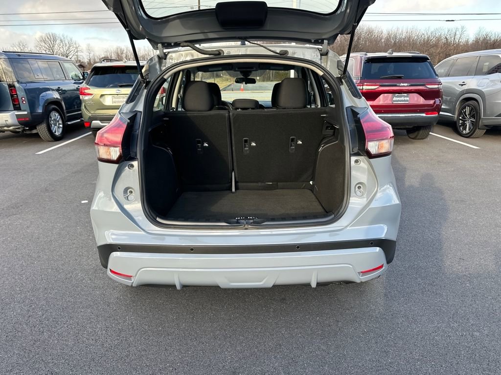 Used 2023 Nissan Kicks SV image 11