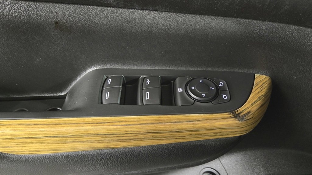 Used 2018 GMC Acadia Denali w/ LPO, Cargo Package image 17