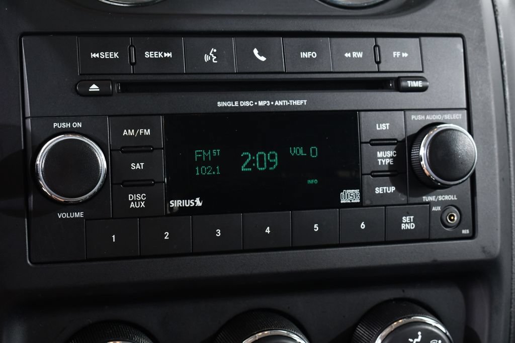 Used 2015 Jeep Patriot Latitude AWD/4WD image 29
