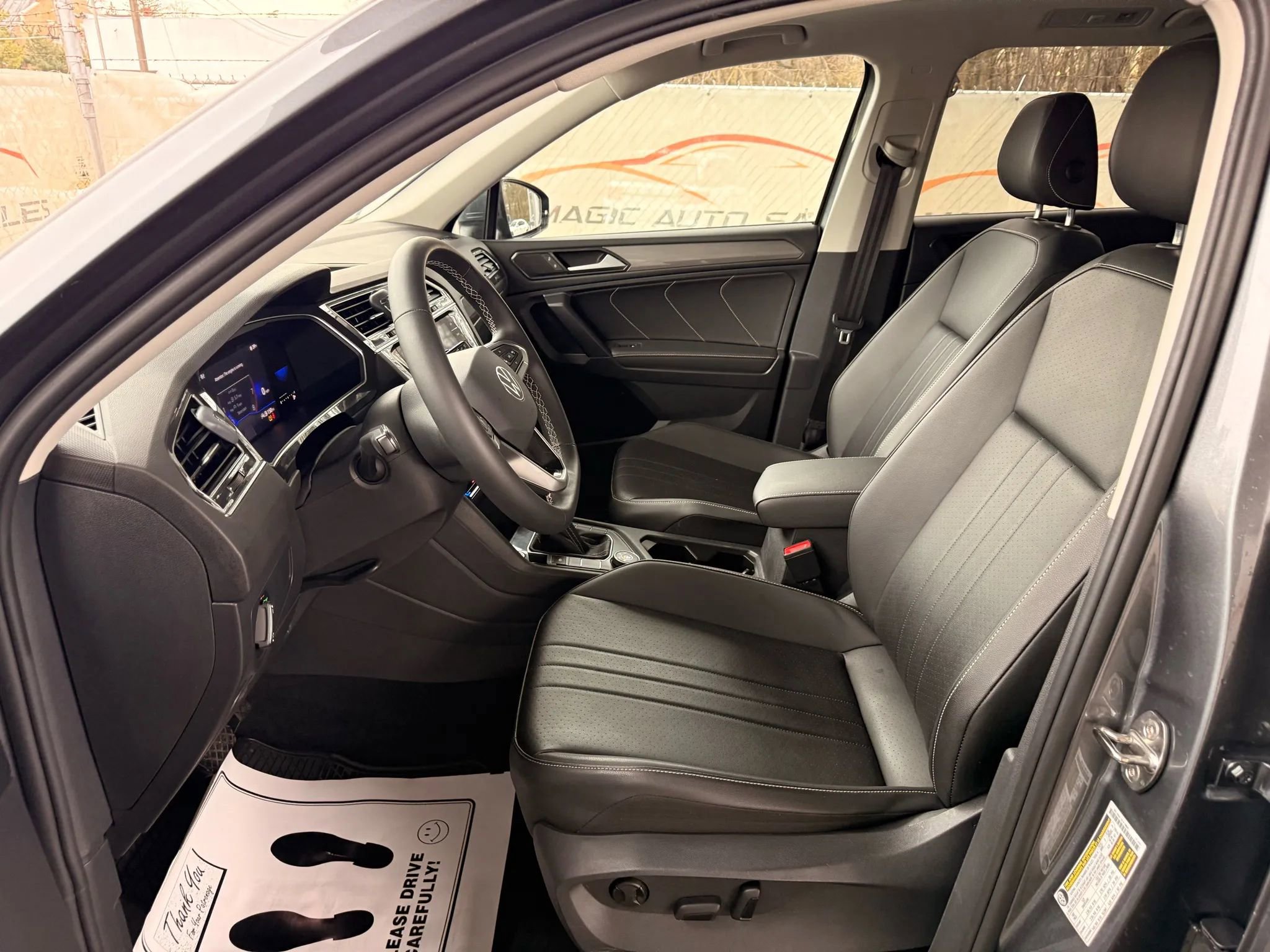 Used 2022 Volkswagen Tiguan SE w/ Panoramic Sunroof Package AWD/4WD image 64