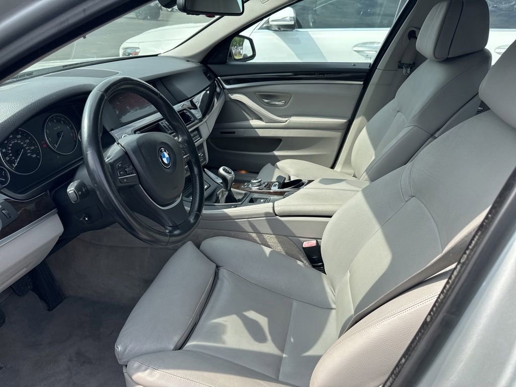 Used 2011 BMW 550i Sedan RWD image 7