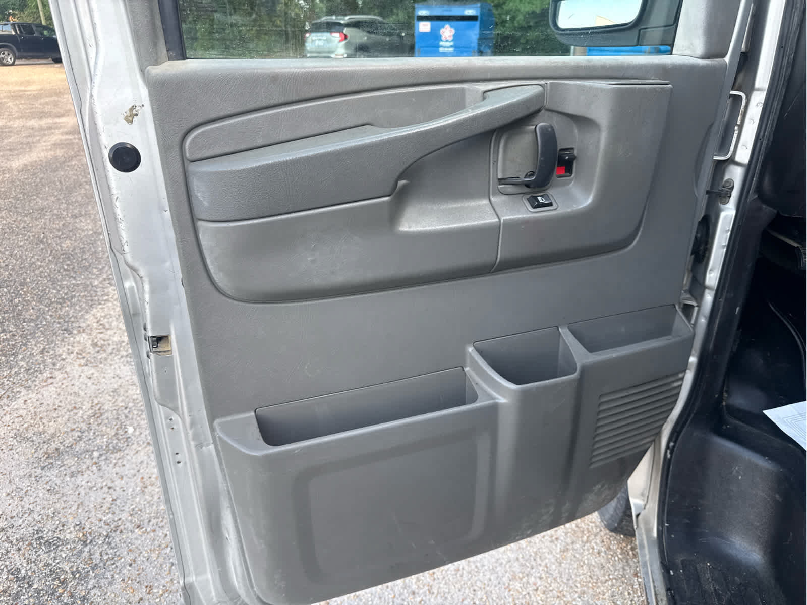 Used 2010 Chevrolet Express 3500 LS RWD image 18