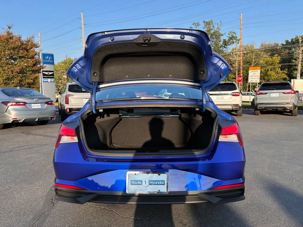 Used 2023 Hyundai Elantra SEL FWD image 11