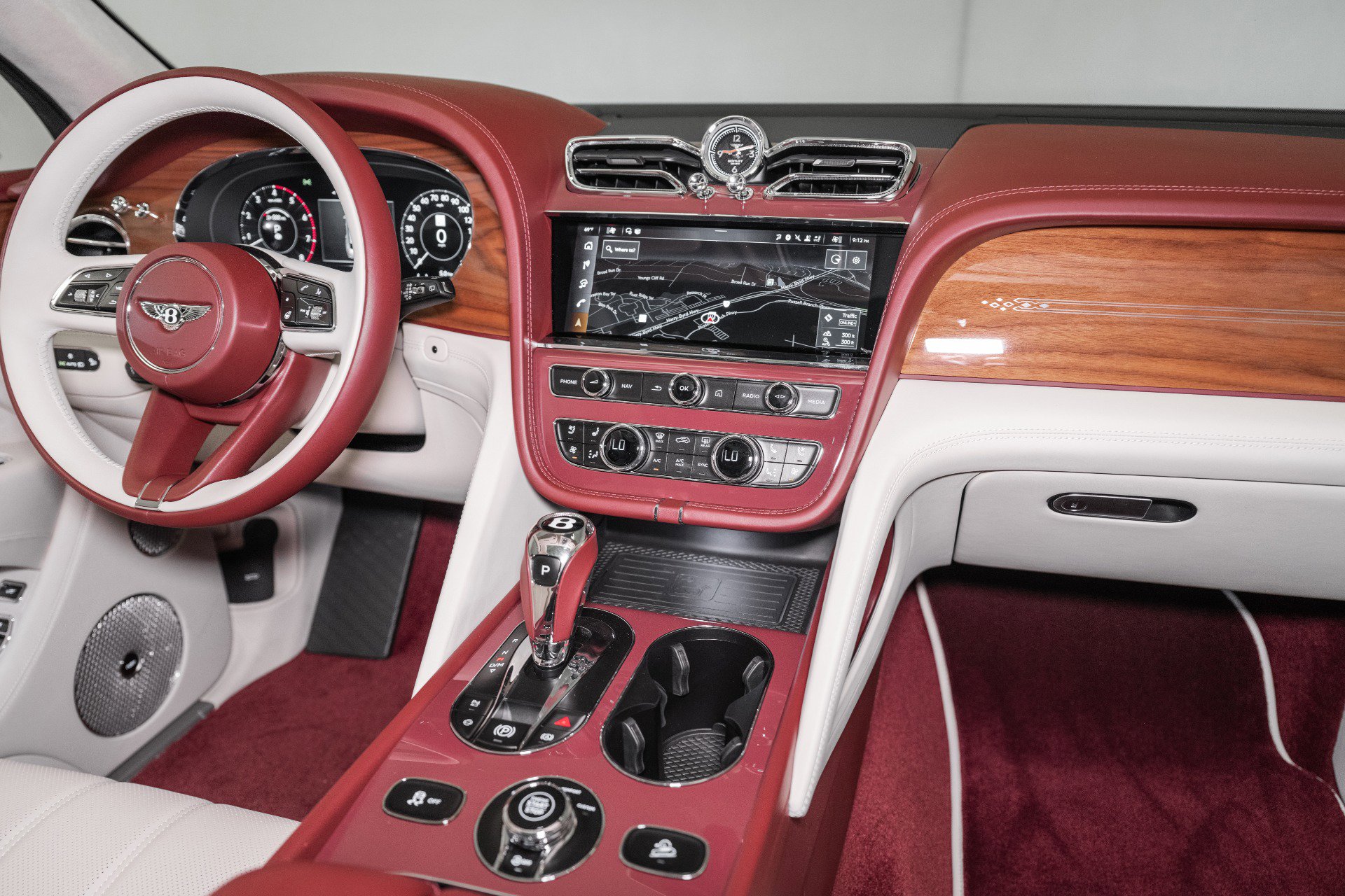 New 2025 Bentley Bentayga image 35