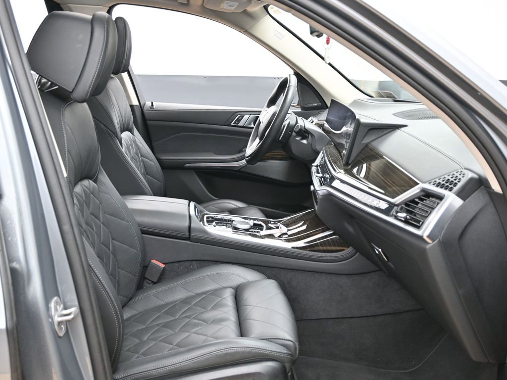 Used 2025 BMW X7 xDrive40i AWD/4WD image 39