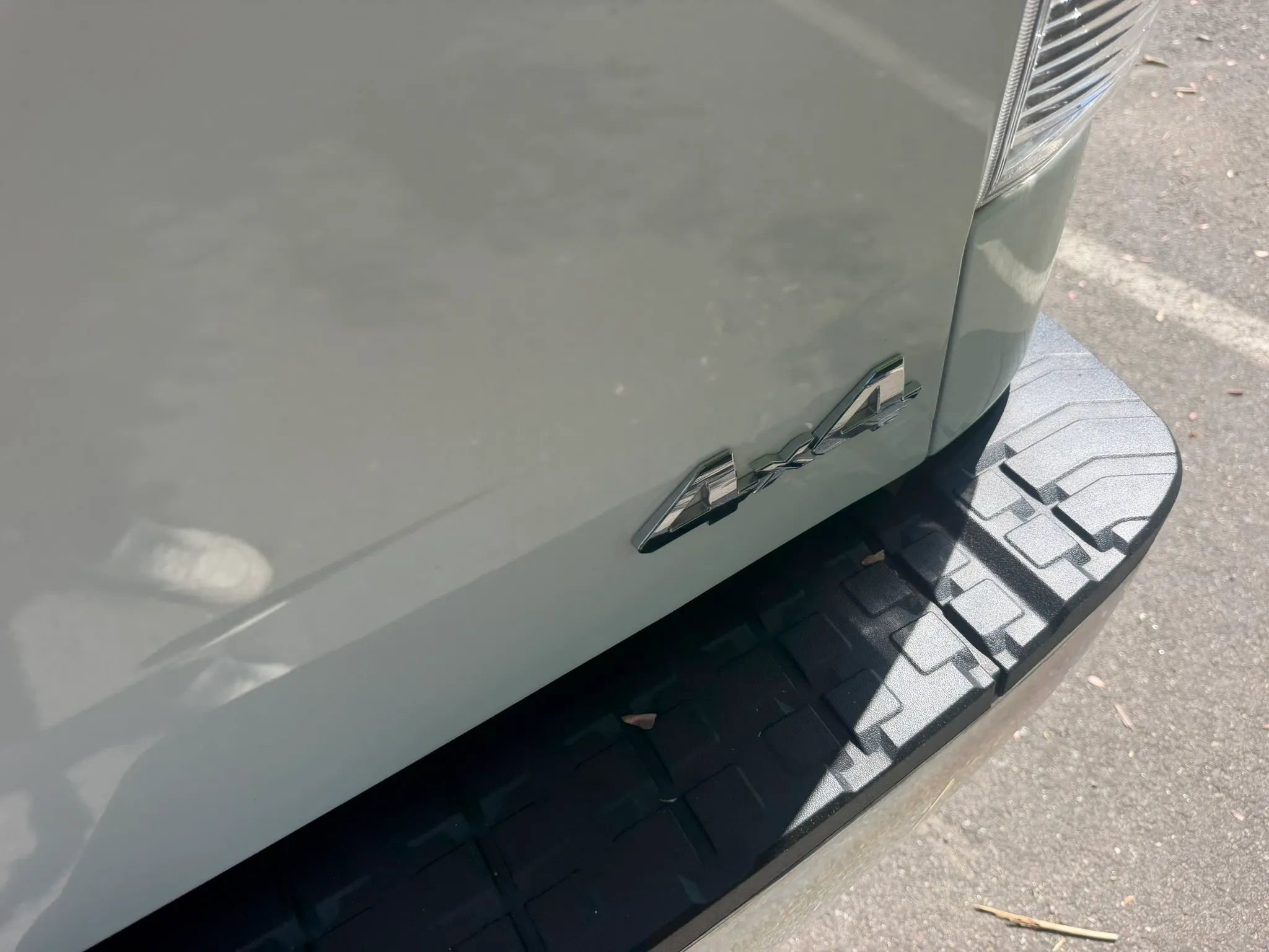 Used 2012 Toyota Tundra 4x4 CrewMax w/ Tow Pkg image 13