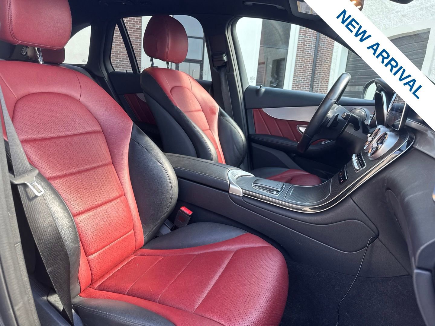 Used 2021 Mercedes-Benz GLC 300 4MATIC image 9