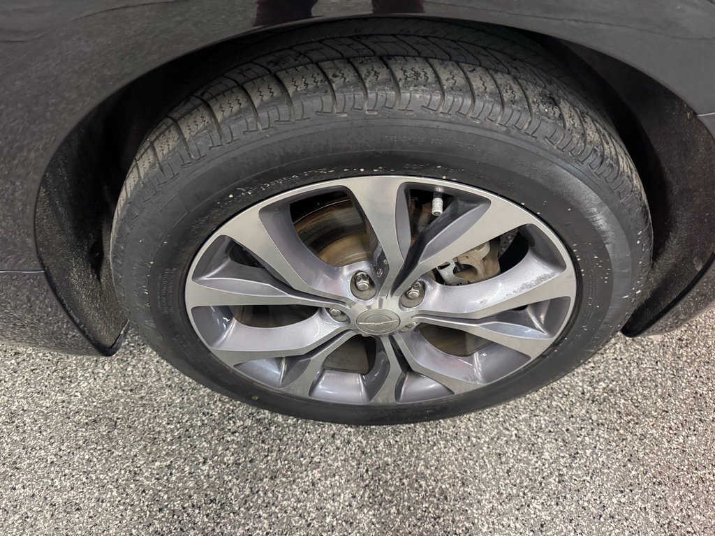 Used 2020 Chrysler Pacifica Limited image 14