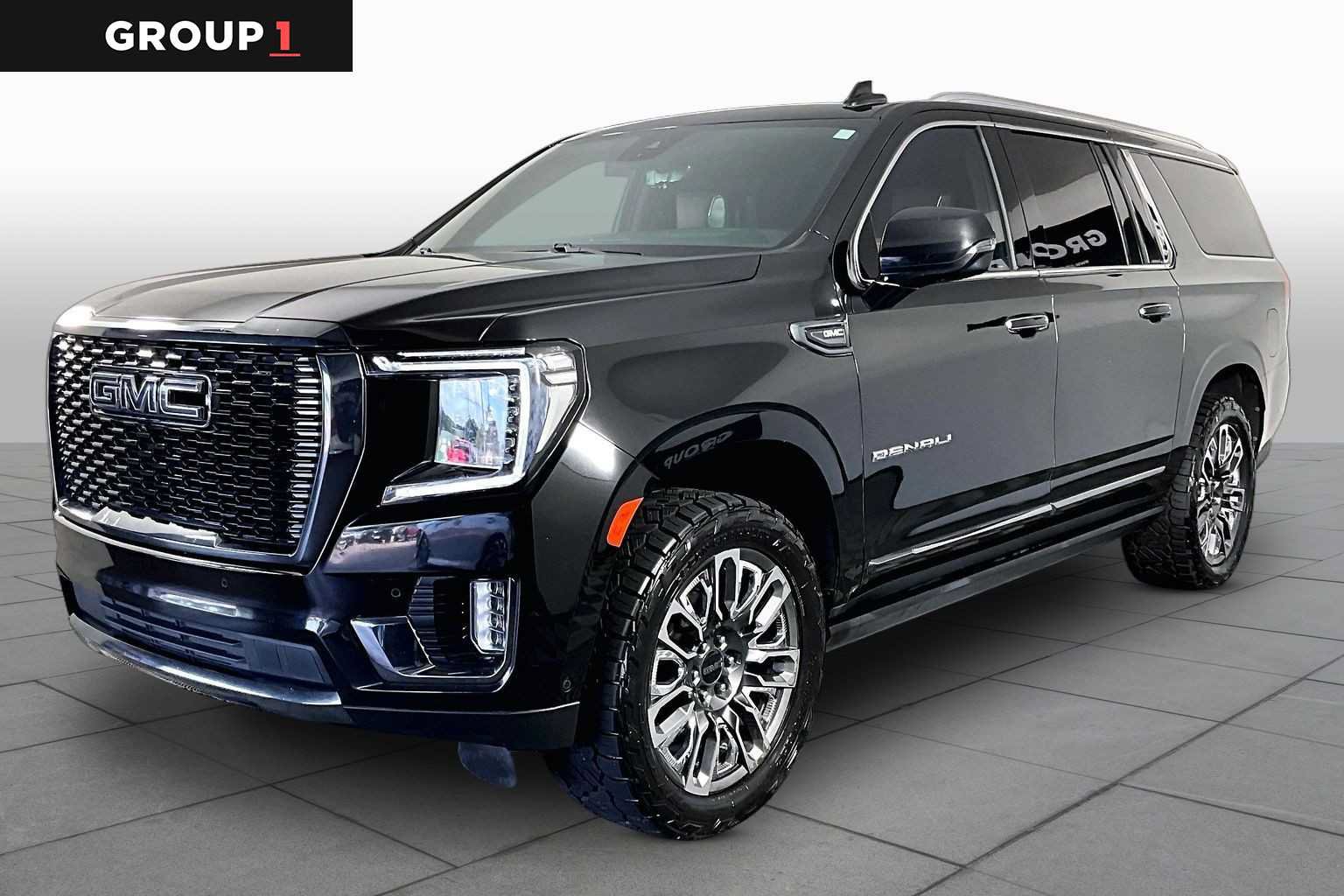 Used 2023 GMC Yukon XL Denali Ultimate AWD/4WD image 1