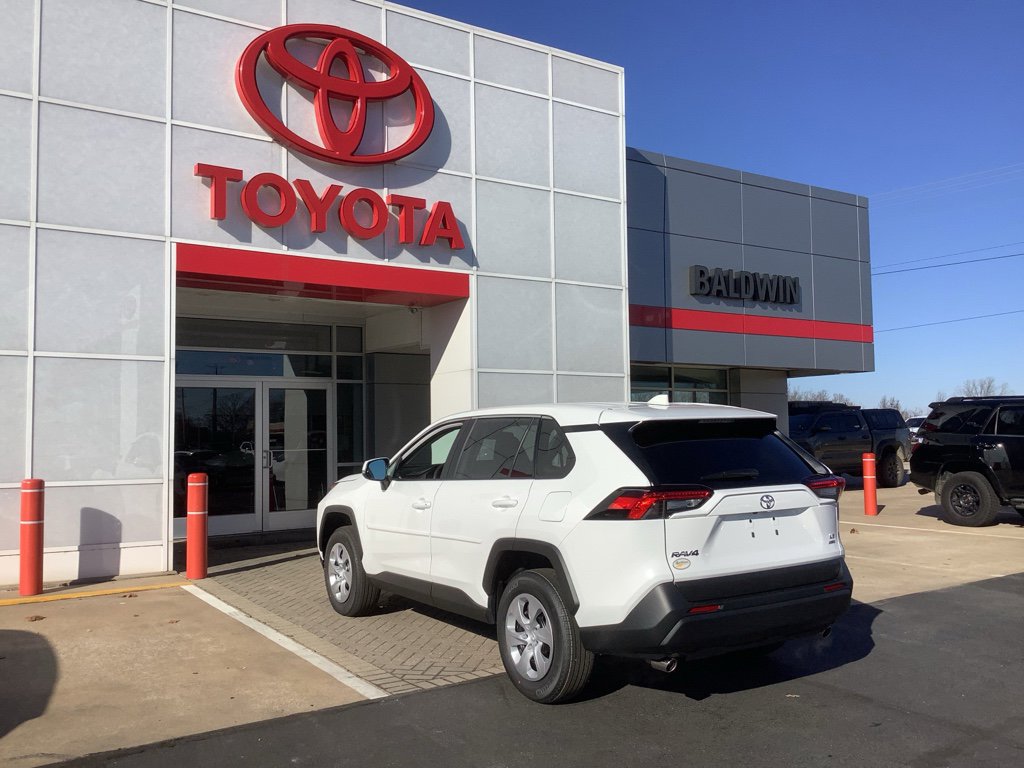 New 2025 Toyota RAV4 LE image 5