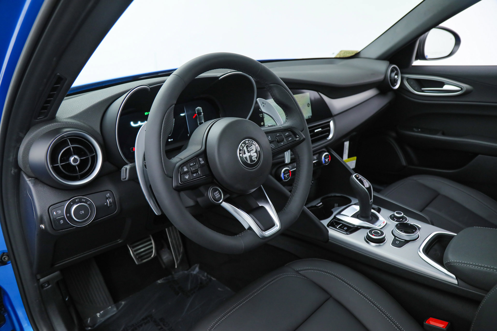 New 2025 Alfa Romeo Giulia w/ Driving Assist Package image 16