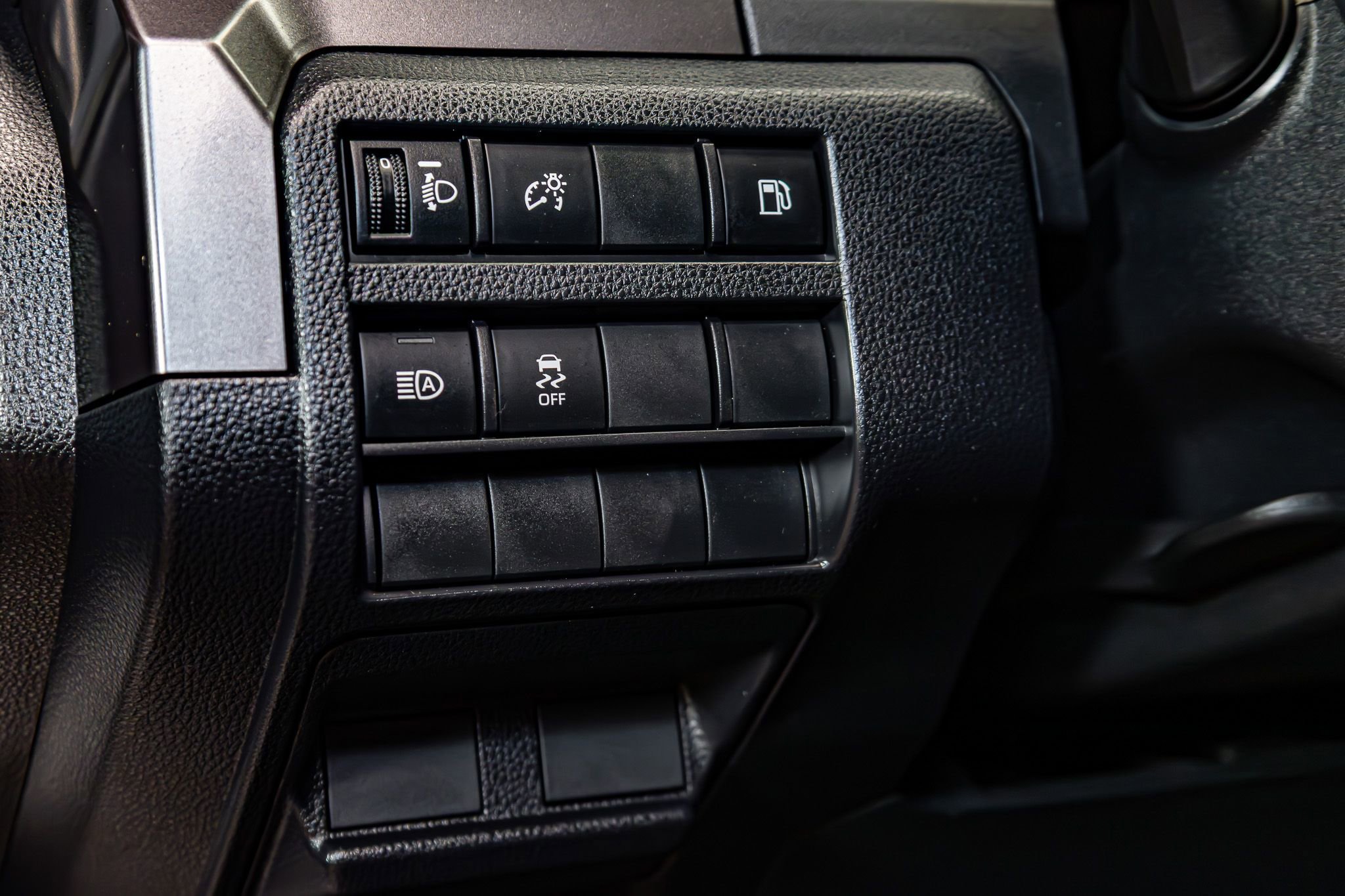 Used 2025 Toyota 4Runner SR5 AWD/4WD image 21