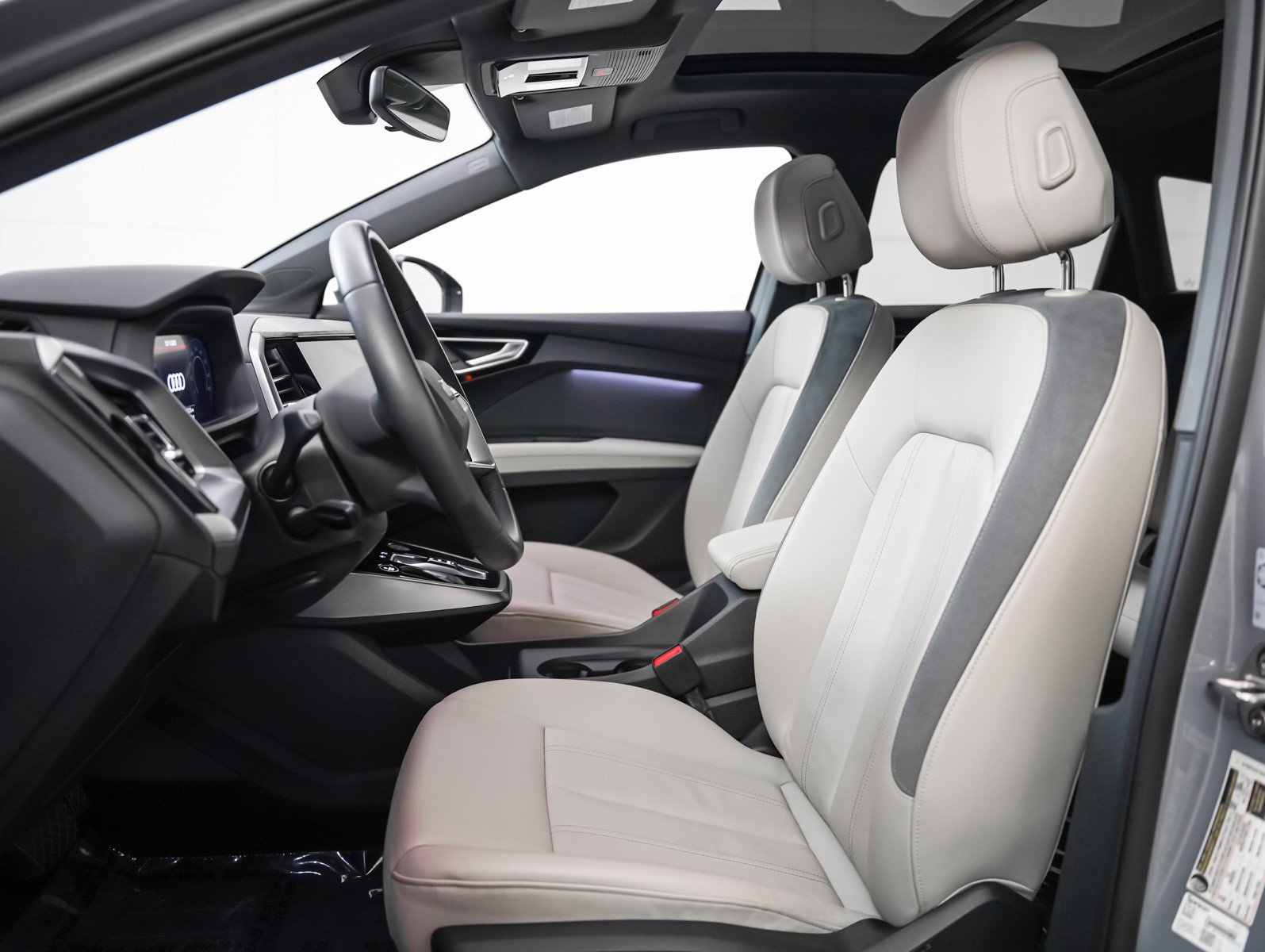 Certified 2023 Audi Q4 e-tron Premium image 8