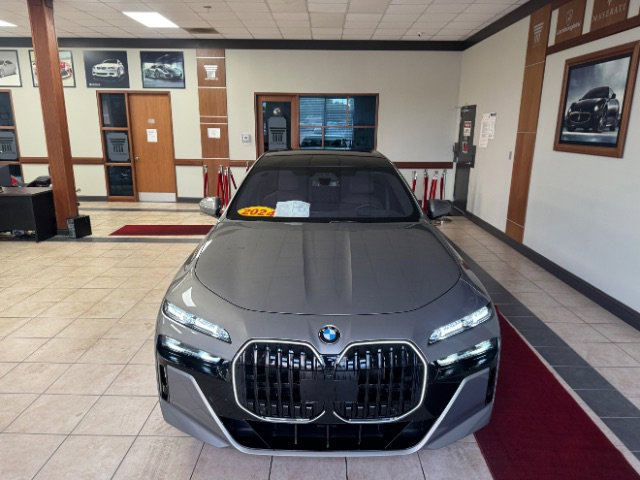 Used 2024 BMW 760i xDrive w/ Executive Package image 12