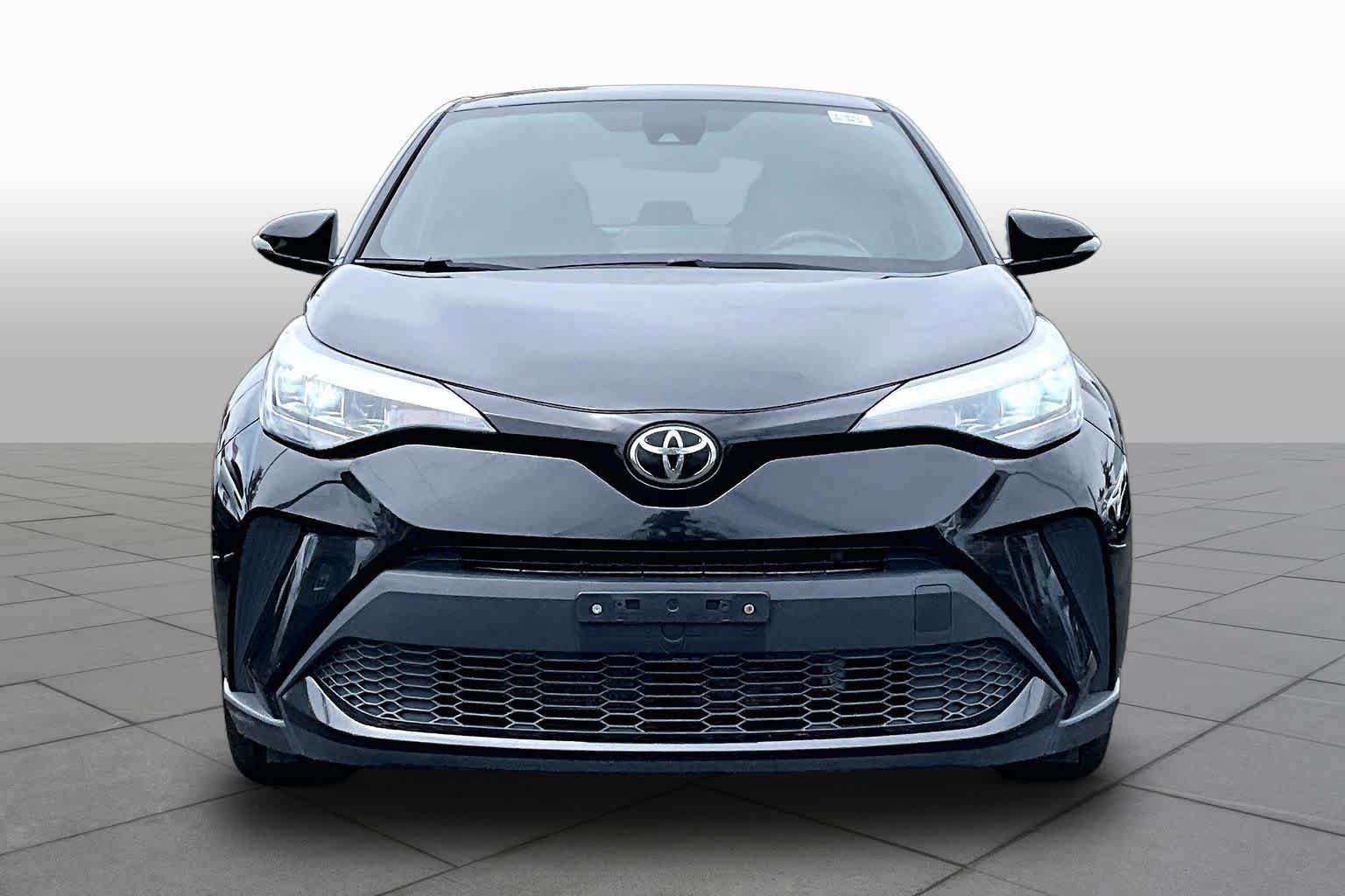 Used 2020 Toyota C-HR XLE FWD image 4